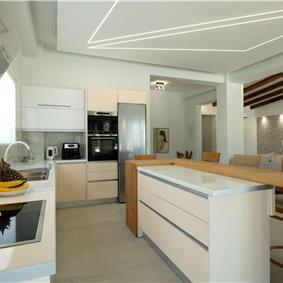 3 bedroom seaside villa with pool & jacuzzi, near Acharavi, sleeps 6